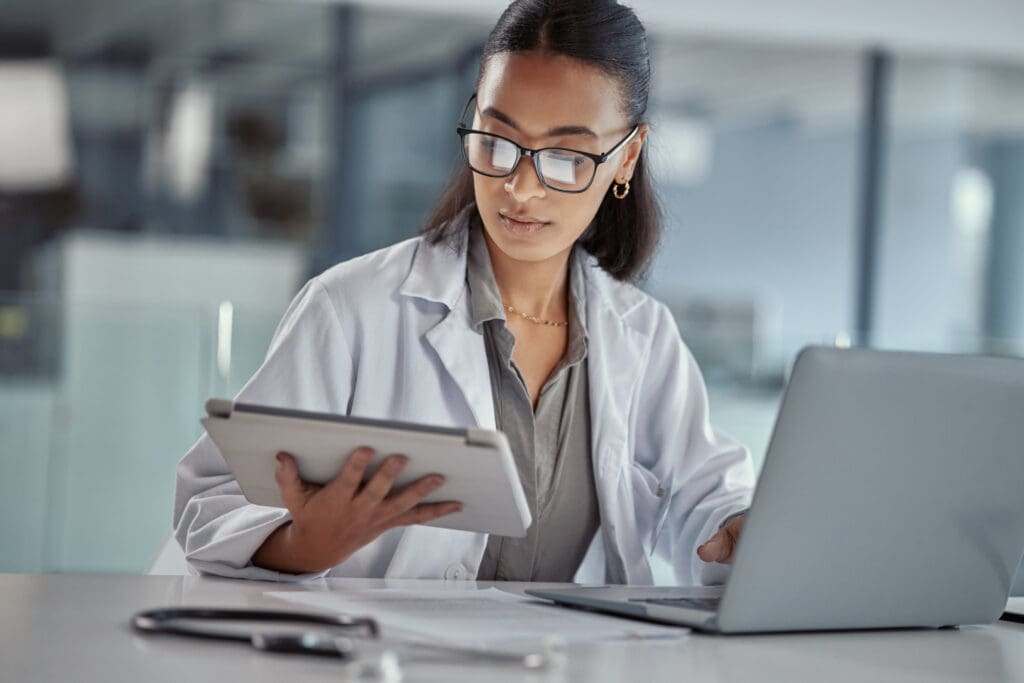 Medical professional using Textify on a computer to send messages to patients.